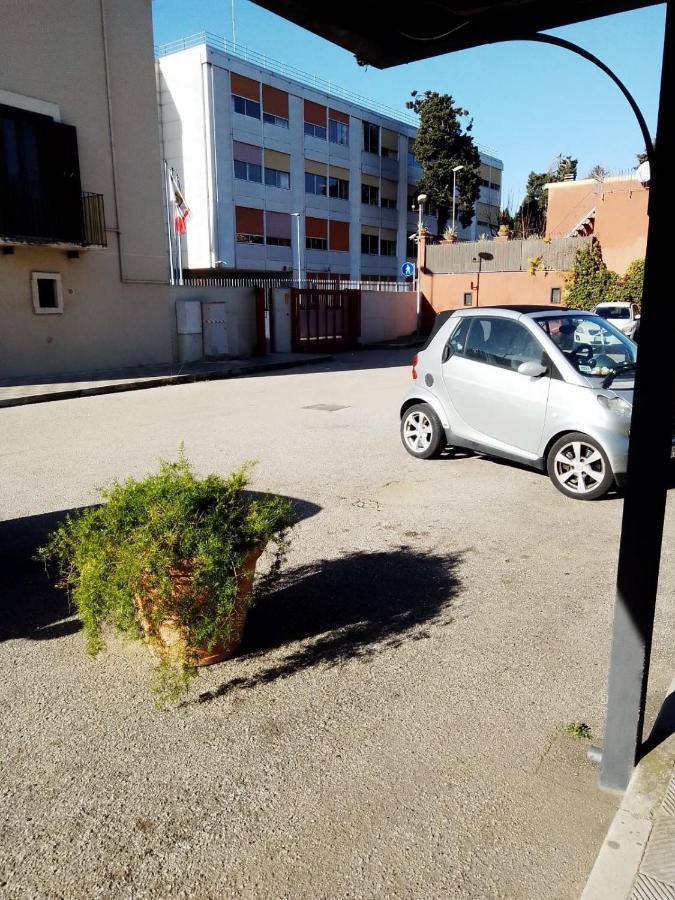 Campus Hotel Bari Exterior foto