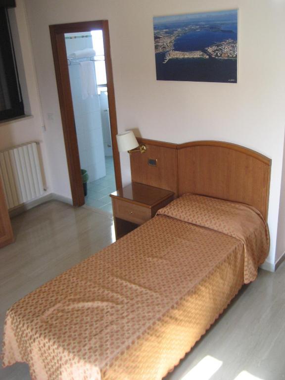 Campus Hotel Bari Zimmer foto